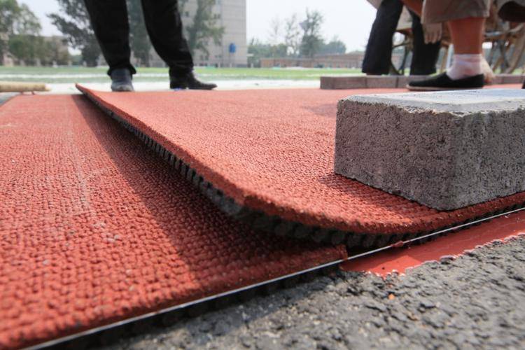 跑道新選擇 預(yù)制型塑膠的魅力